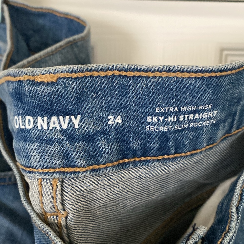 Old Navy Extra High-Rise Sky-Hi Straight Secret Slim Pockets Blue Jeans Size 24 - Picture 7 of 10